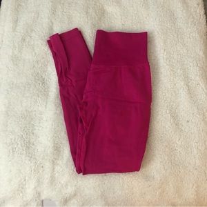 *SOLD* Pink scrunch bum leggings